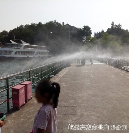 千岛湖喷雾降温造景图
